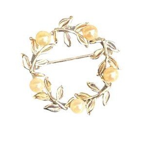 💖Vintage silver Leaf & Pearl Circle Brooch With Floral Design